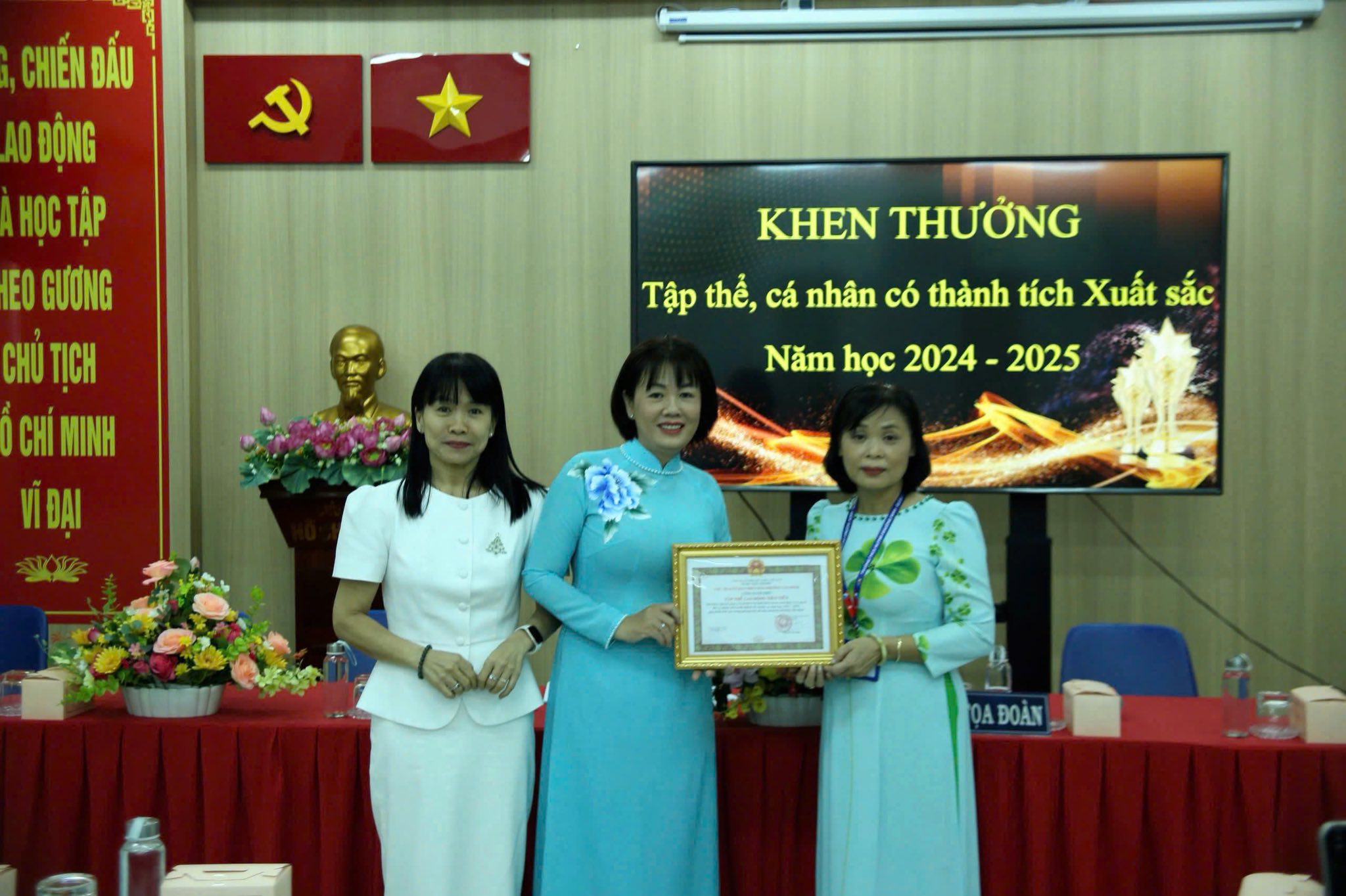 TRƯỜNG THCS HUỲNH KHƯƠNG NINH TỔ CHỨC HỘI NGHỊ VIÊN CHỨC, NGƯỜI LAO ĐỘNG NĂM HỌC 2025 – 2026