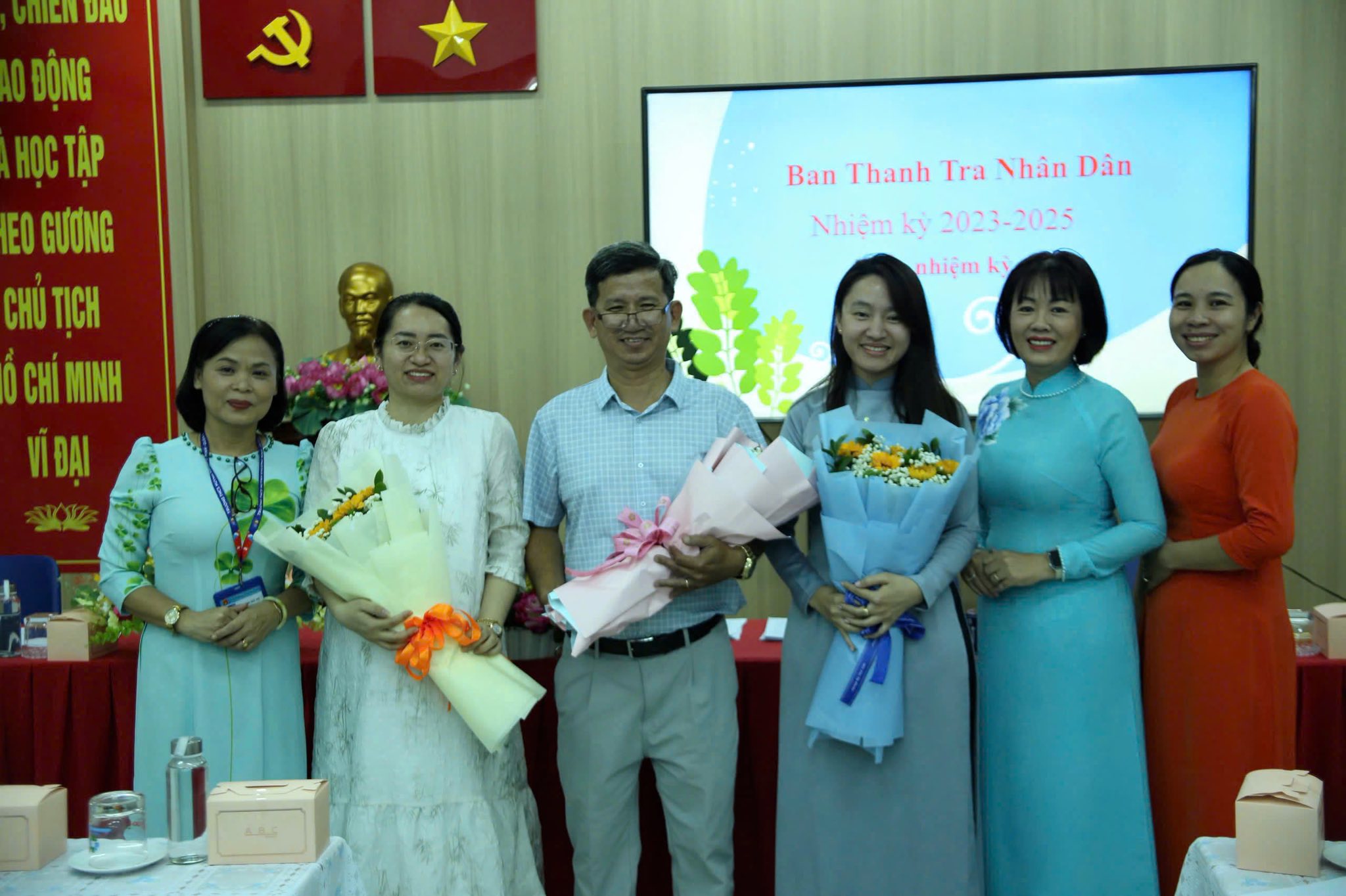 TRƯỜNG THCS HUỲNH KHƯƠNG NINH TỔ CHỨC HỘI NGHỊ VIÊN CHỨC, NGƯỜI LAO ĐỘNG NĂM HỌC 2025 – 2026