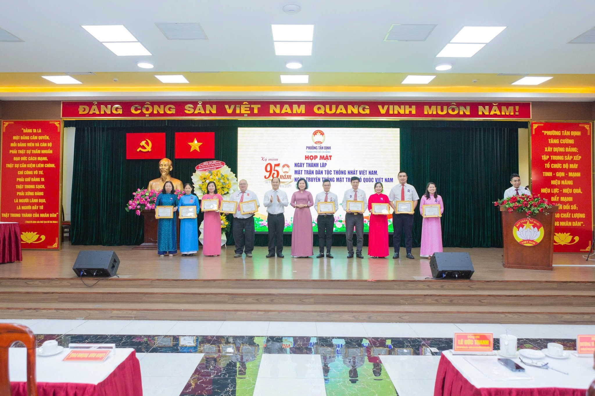 MẶT TRẬN PHƯỜNG TÂN ĐỊNH KỶ NIỆM 95 NĂM NGÀY TRUYỀN THỐNG MẶT TRẬN TỔ QUỐC VIỆT NAM VÀ TUYÊN DƯƠNG GƯƠNG ĐẠI ĐOÀN KẾT TIÊU BIỂU