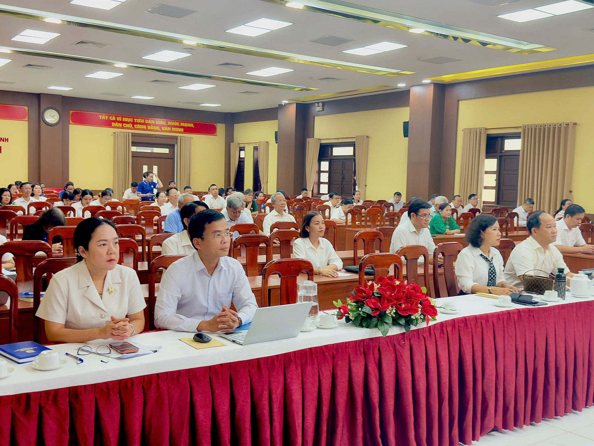 ĐẢNG ỦY PHƯỜNG TÂN ĐỊNH TIẾP SÓNG HỘI NGHỊ QUÁN TRIỆT NGHỊ QUYẾT ĐẠI HỘI ĐẠI BIỂU ĐẢNG BỘ THÀNH PHỐ HỒ CHÍ MINH LẦN THỨ I, NHIỆM KỲ 2025 - 2030